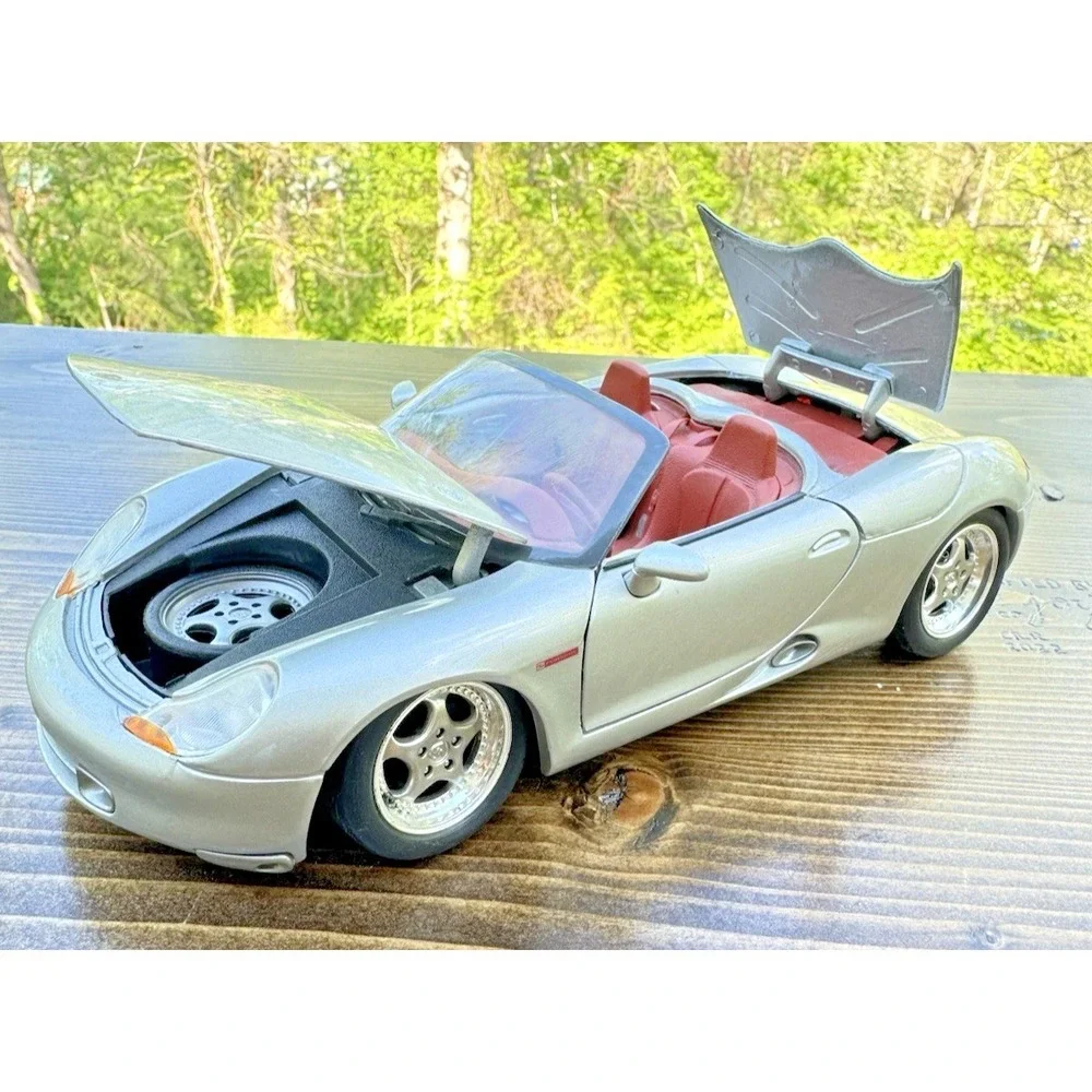Porsche Boxster 1:18 Diecast Model Car Maisto Silver Convertible Special Edition